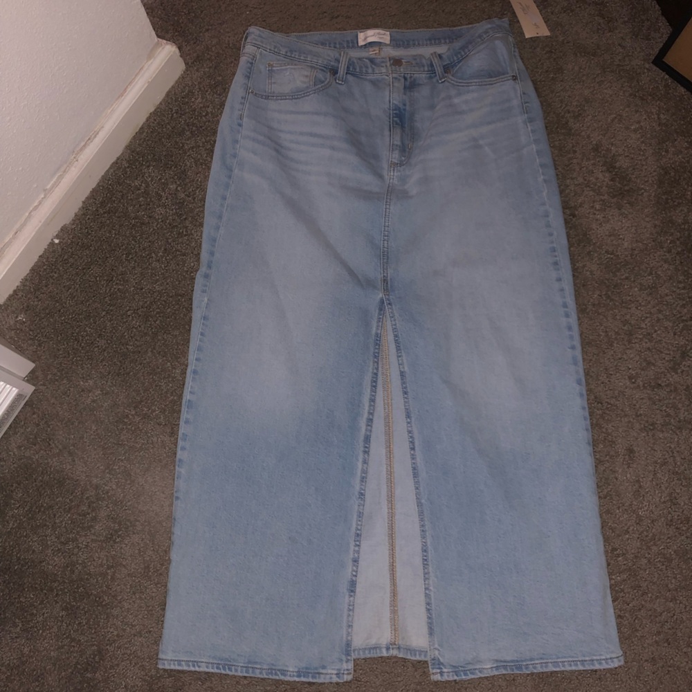 Universal Thread Blue Denim skirt with Front Slit - Picture 8 of 11